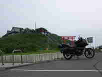 R100RT　蕪島をバックに